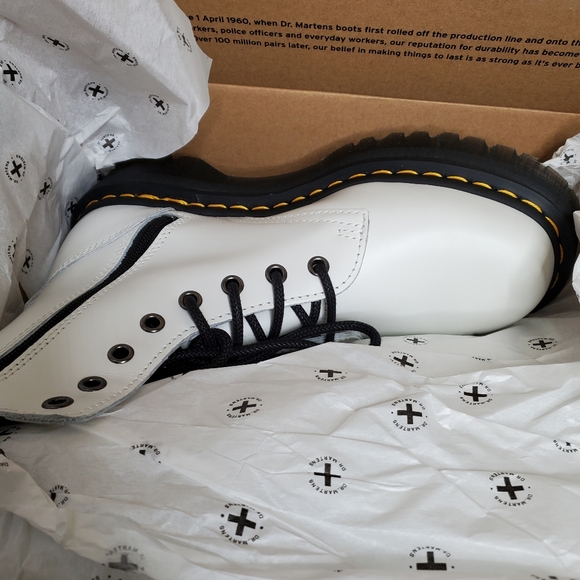 NWT DR MARTENS Jadon White Leather 8-Eye Platform Boots Shoes Size 8 - Picture 7 of 10